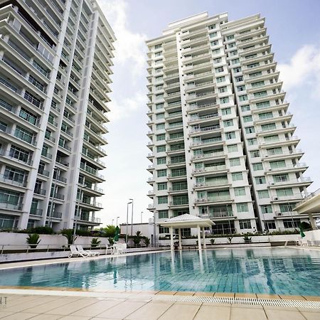 Bay Resort By Evernent Miri Luaran gambar